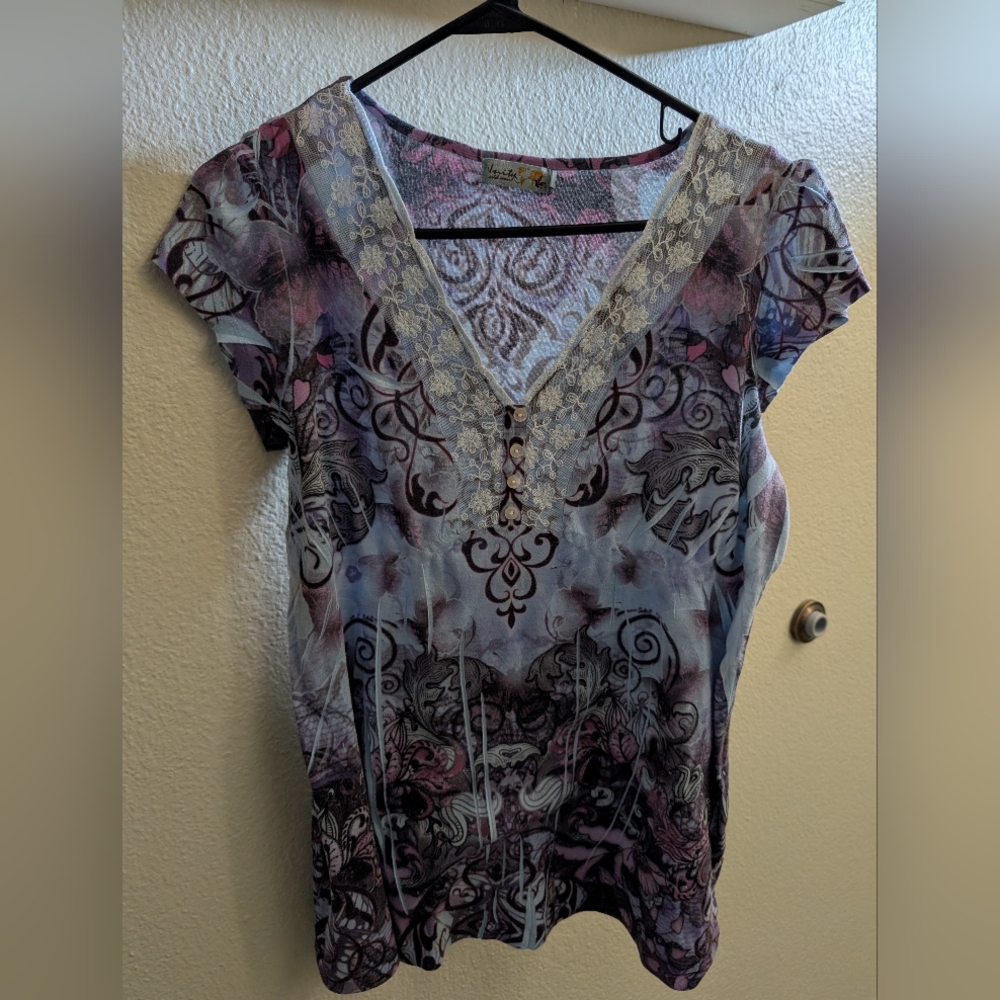 Blue blouse with cap sleeves, buttoned and laced v-neck